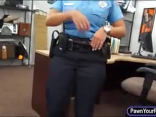 Latina công an sĩ quan fucked lược qua pawn gò má trong các phòng cuối