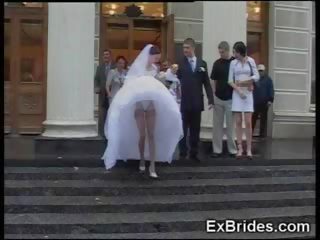 חובבן כלה מִתבַּגֵר gf מציצן חצאית למעלה exgf אישה lolly פופ חתונה בובה ציבורי ממשי תחת גרביונים ניילון עירום