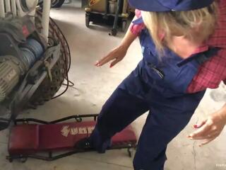 Blondinke žena s velika prsi dobi zanič kurac v na garage