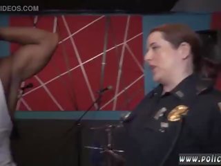 Lesbisk polis officer och angell somrar polis gang rå klämma