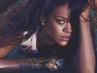 Rihanna ýalaňaç!