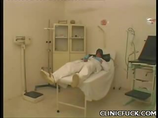 Terrific playgirl chupar johnson en la clínica